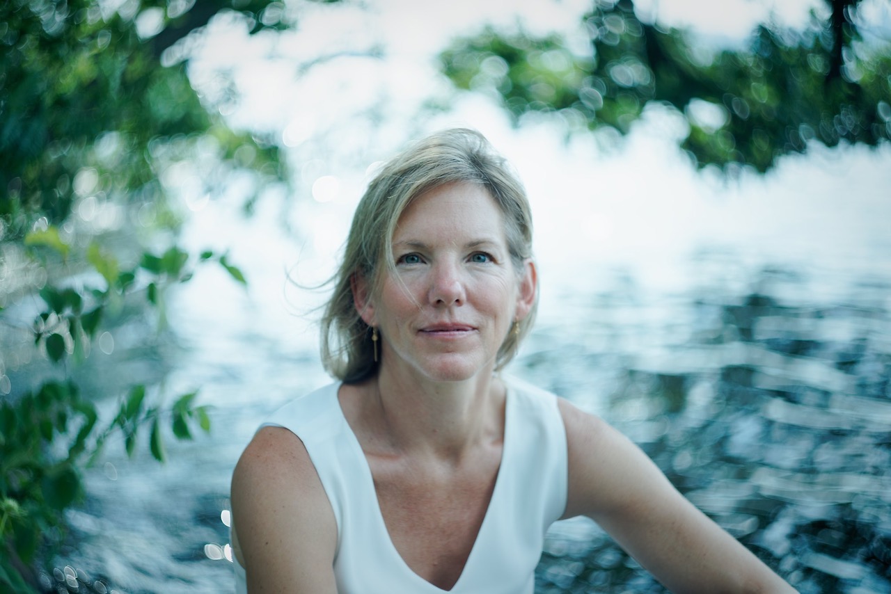 Ragdale Author Discusses Her Debut Novel That Became a Bestseller