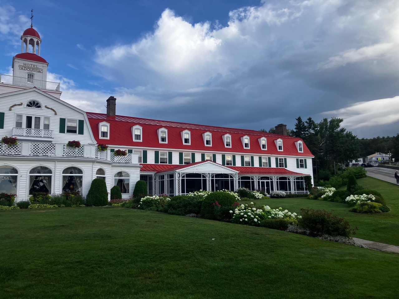 Hotel Tadoussac and its grounds